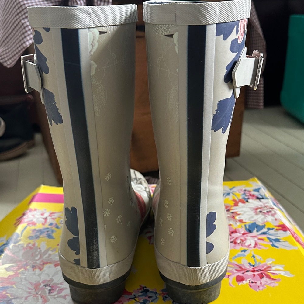 Joules Gray and Blue Floral Rain Boots - Picture 8 of 13